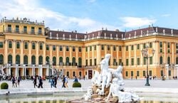 Veranstaltung: Schonbrunn Palace & Gardens: Skip The Line Ticket and Private Guided Tour, Schönbrunn Zoo in Vienna