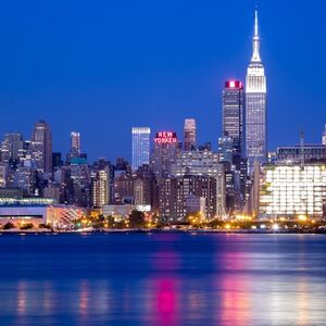 Veranstaltung: NYC Cruise: Manhattan Skyline with Buffet Dinner and Live DJ, Circle Line Sightseeing Cruises in New York