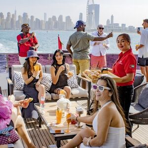 Veranstaltung: Dubai Harbour: Super Yacht Experience with Live Music & Drinks, Dubai Cruises in Dubai