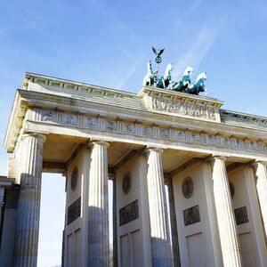 Veranstaltung: Berlin: Private Guided Tour + Transport, Babylon in Berlin