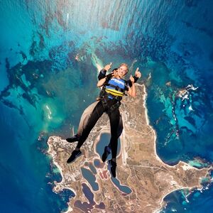 Veranstaltung: Rottnest Island: Tandem Skydive with Ferry Transfer, Perth City Tours in Perth