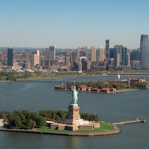 Veranstaltung: Manhattan: Highlights Bus Tour + Ferry Ride, New York in new york city