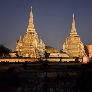 Veranstaltung: Ayutthaya: Sunset Bike Tour with Meal + Boat Crossing, Ayutthaya City Tours in Ayutthaya