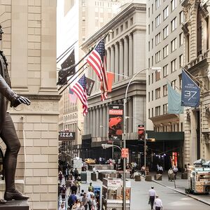 Veranstaltung: Manhattan Small Group Tour: Attraction Packed w/ Wall Street and 911 Memorial, 20 Broad in New York