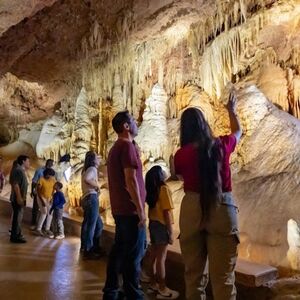 Veranstaltung: Natural Bridge Caverns: Hidden Wonders Tour, Natural Bridge Caverns in San Antonio