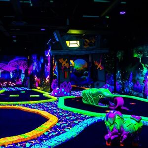 Veranstaltung: Blacklight Mini Golf at American Dream: Entry Ticket, Mini Golf at American Dream in East Rutherford