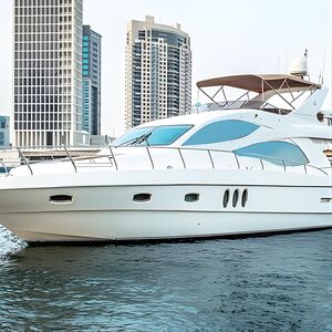 Veranstaltung: Private Yacht Dubai: Rent 61 ft Luxury Yacht up to 30 people, Centaurus Charter: Luxury Yacht Rental Dubai Marina in Dubai