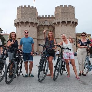 Veranstaltung: València: Visita Guiada Grupo Artes y Ciencias, Valencia Bike Rental in València