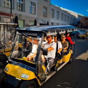 Veranstaltung: Kraków: Guided Golf Cart Tour + Roundtrip Transfer, Krakow Food Tour in Krakow