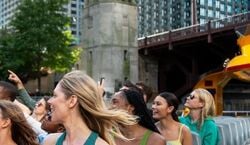 Veranstaltung: Lake Michigan & Chicago River: 75 Minute Speedboat Cruise, Chicago Cruises in Chicago