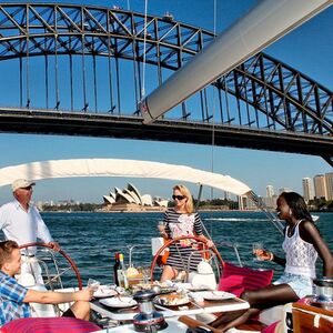 Veranstaltung: Luxury Sailing Cruise on Sydney Harbour with Lunch, Yellow Water Taxis in Sydney