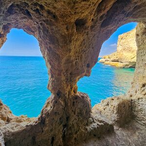 Veranstaltung: Gruta de Benagil, Praia da Marinha e Algar Seco: Visita guiada a partir de Faro, Faro Cruises in Faro