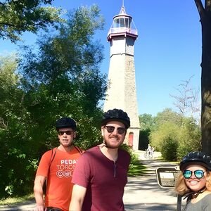 Veranstaltung: Guided Bicycle Tour - Toronto Waterfront, Island and Distillery, 11 Gristmill Lane in Toronto