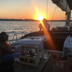 Veranstaltung: Valencia: Velero Privado al Atardecer + Bebida, Valencia: Sunset Sailing Tour in València