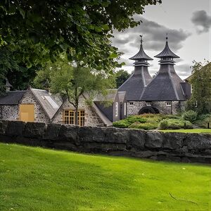 Veranstaltung: Speyside Whisky Trail Day Tour from Aberdeen Including Admissions, Bus Station in Aberdeen