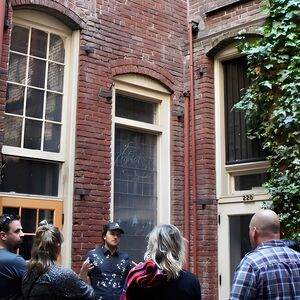 Veranstaltung: Haunted Underground Shanghai Tunnel Tour with Brewery Tastings, Old Town Pizza & Brewing in Portland