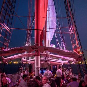 Veranstaltung: Singapore: Luxury Cruise with Breakfast or Dinner on Royal Albatross Tall Ship, Royal Albatross Luxury Tall Ship in Singapore