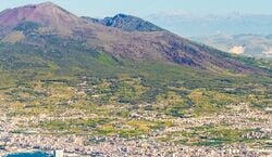 Veranstaltung: Gite di un giorno al Vesuvio da Pompei e Vesuvio: Biglietto salta-coda + Andata e ritorno da Pompei, Day Trips from Naples in Naples