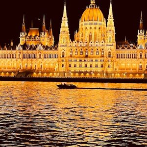 Veranstaltung: Budapest: Traditional Hungarian Dinner Cruise with Live Music, Budapest in budapest