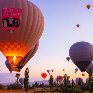 Veranstaltung: Cappadocia: Sunrise Hot Air Balloon Watching Tour + Roundtrip Transfer, Nevşehir Outdoor Activities in Nevsehir