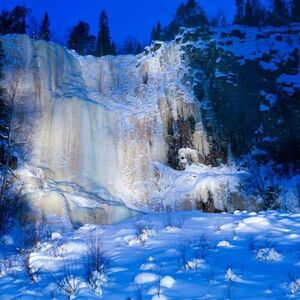 Veranstaltung: From Rovaniemi: Frozen Waterfalls of Korouoma Tour, Lapland Winter Activities in Rovaniemi