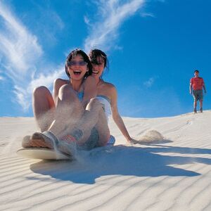 Veranstaltung: Pinnacles Desert & Caversham Wildlife Park: Tour + Sand Boarding + 4WD Adventure, Pinnacle Desert in Burswood