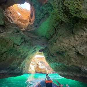 Veranstaltung: Passeio de barco de 1 hora ao nascer do sol saindo de Portimão, Algarve Boat Tours in Portimão