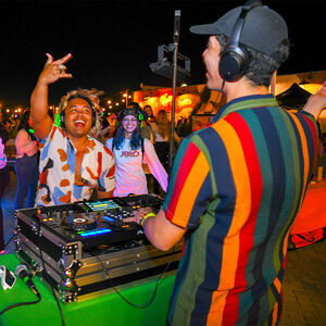 Veranstaltung: Sunset Vibes Silent Disco at Hermosa Beach, American Junkie in Hermosa Beach