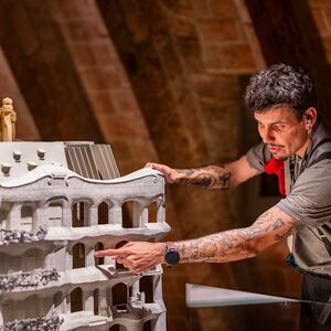 Veranstaltung: Casa Milà - La Pedrera: Experiencia Nocturna Guiada + Copa de Cava, La Pedrera-Casa Milà in Barcelona