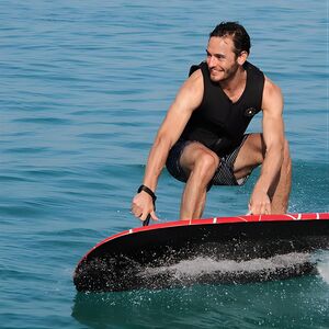 Veranstaltung: EFoil and Hydrofoil Surfboard Activity in Dubai, Sea Life Watersports Dubai in Dubai