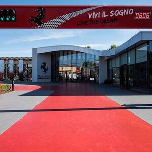 Veranstaltung: Museo Enzo Ferrari + Museo Ferrari di Maranello + Simulatore di F1, Museo Enzo Ferrari in Modena