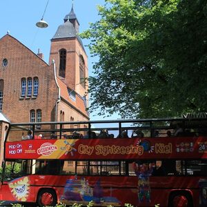 Veranstaltung: Hop-on Hop-off-Bus Kiel 24 Stunden, Kiel Bus Tours in Kiel