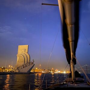 Veranstaltung: Lisboa: Passeio noturno de 2 horas em barco a vela saindo de Belém, Lisbon Sailing in Lisbon