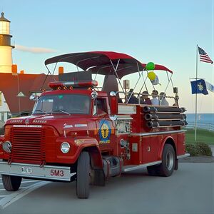 Veranstaltung: Vintage Fire Truck Sightseeing Tour of Portland Maine, 180 Commercial St in Portland