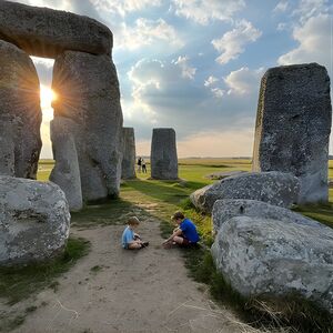 Veranstaltung: Inner Circle Access of Stonehenge including Bath and Lacock Day Tour from London, Millennium Gloucester Hotel London Kensington in London