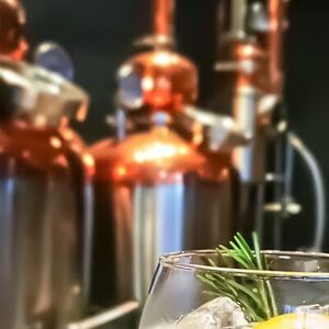 Veranstaltung: Visit a Working South Loch Gin Distillery, 56 North in Edinburgh