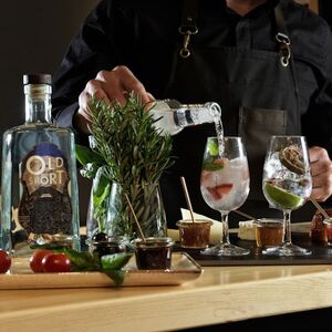 Veranstaltung: Old Town Athens: Mediterranean Gin Tasting, Athens Food Tours in Athens