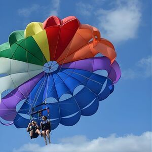 Veranstaltung: Parasailing In Malta, Sun & Fun Water Sports in Malta