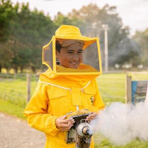 Veranstaltung: Small-Group Beekeeping Experience in Tauherenikau, 58 Moroa Road in Wellington