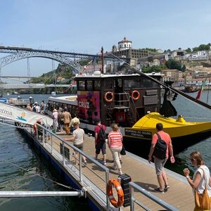 Veranstaltung: Cruzeiro pelas Seis Pontes saindo do Cais da Ribeira, Porto River Cruises in Porto