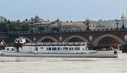 Veranstaltung: Bordeaux : Croisière guidée sur la Garonne avec un verre et un canelé, Bordeaux Day Cruises in Bordeaux