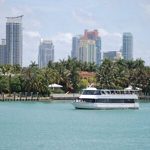 Veranstaltung: Miami: Panoramic City Tour + Yacht Cruise, Hop on Hop off Miami in Miami