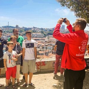 Veranstaltung: Porto: Passeio guiado de Tuk Tuk ao pôr do sol com vinho, Porto Helicopter Tours in Porto