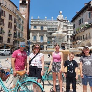 Veranstaltung: Tour in bicicletta dei punti salienti e delle gemme nascoste di Verona, Verona City Cards in Verona