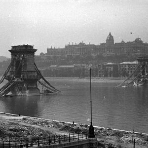 Veranstaltung: World War II & Cold War Walking Tour & Hospital in the Rock Visit, Hospital in the Rock in Budapest