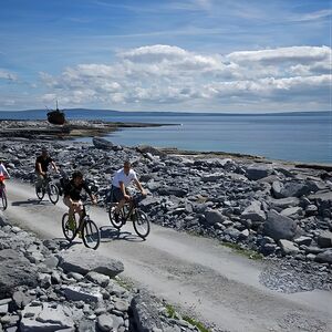 Veranstaltung: Aran Islands Bike Tour with Tea & Scones - Day Trip to Inisheer from Doolin, Doolin Pier in Doolin Pier