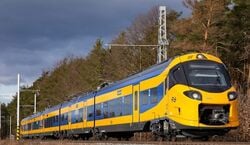 Veranstaltung: Amsterdam: Train & Tram Transfer To / From Scheveningen Beach, Dam Square in Amsterdam