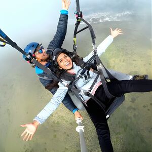 Veranstaltung: Private Exclusive Tandem Paragliding Experience in Cape Town, 1 Signal Hill Rd in Cape Town