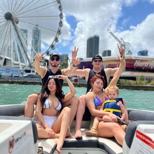 Veranstaltung: Fun For Everyone: Private Boat tour Adventure in Miami! Celeb Homes, Dolphins & Snorkeling Fun, Dolphin Water Sport in Miami