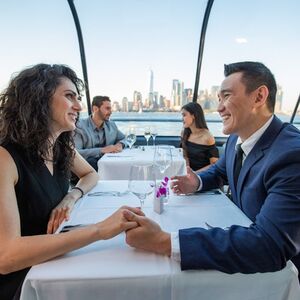 Veranstaltung: New York Premier Lunch or Brunch Cruise, Circle Line Sightseeing Cruises in New York